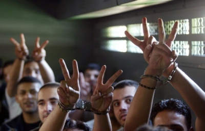 "حنظلة:" حجر أسرى في "ريمون" بعد مخالطتهم لسجانين مصابين بفيروس كورونا